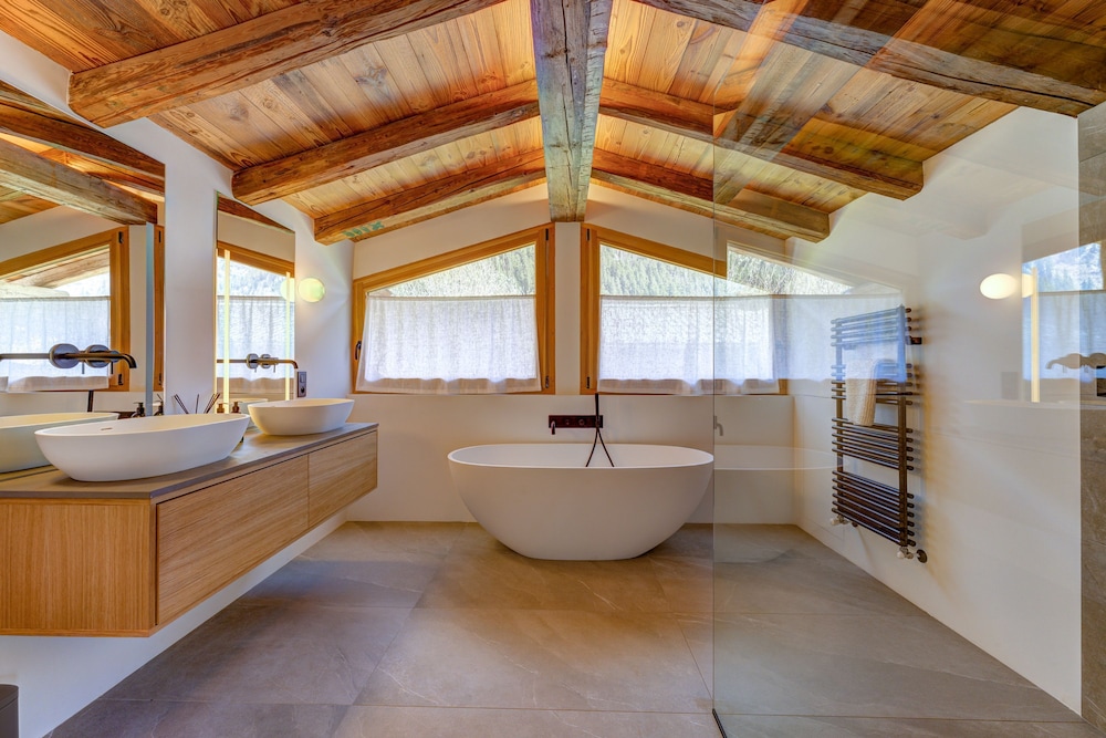 Chalet Fortuna a Jewel in Central Chamonix