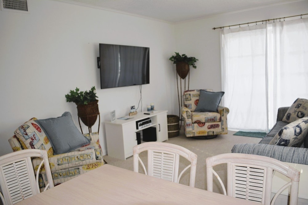 Beauty & The Beach-8B - 2 Br Home