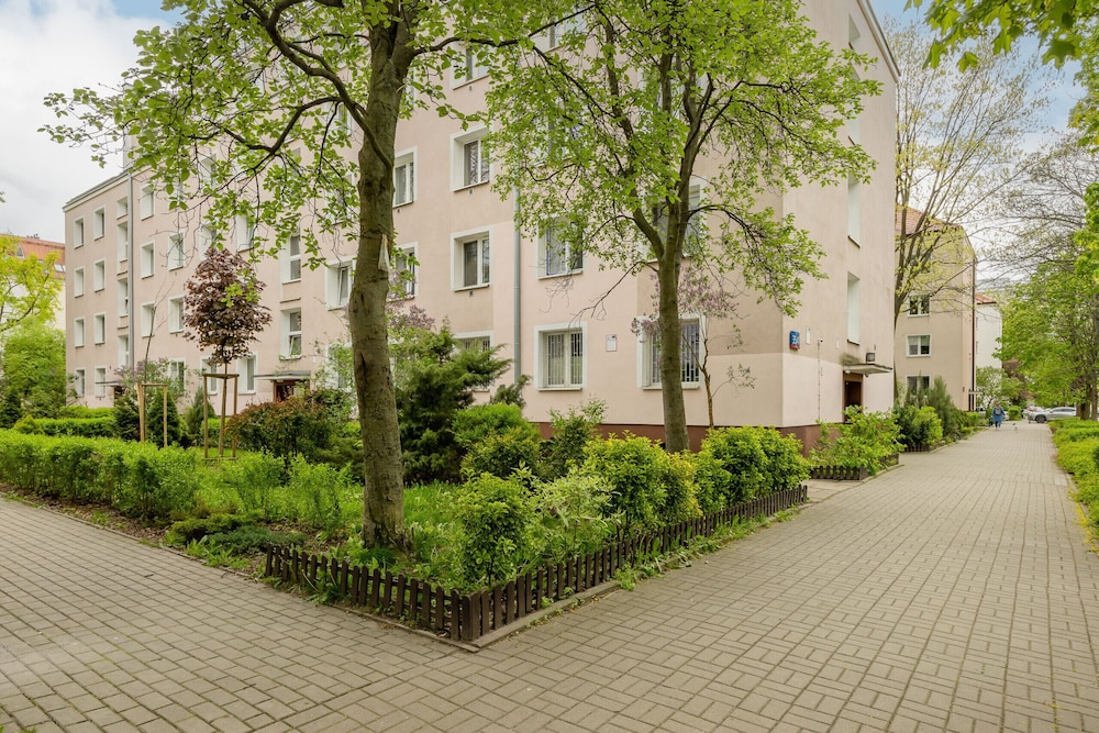 Sunny Heart of Warsaw by Renters