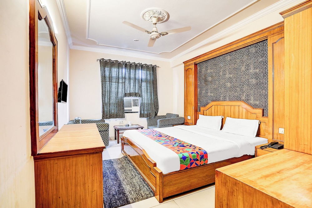 Fabhotel Gold Palace