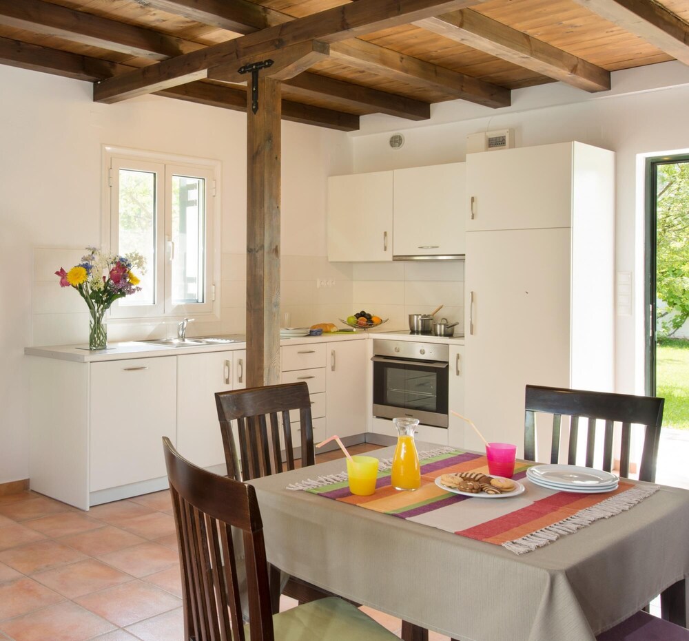 Mousses Villas - Erato - Detached Two-bedroom Villa With Access to Childcare Facilities view 3