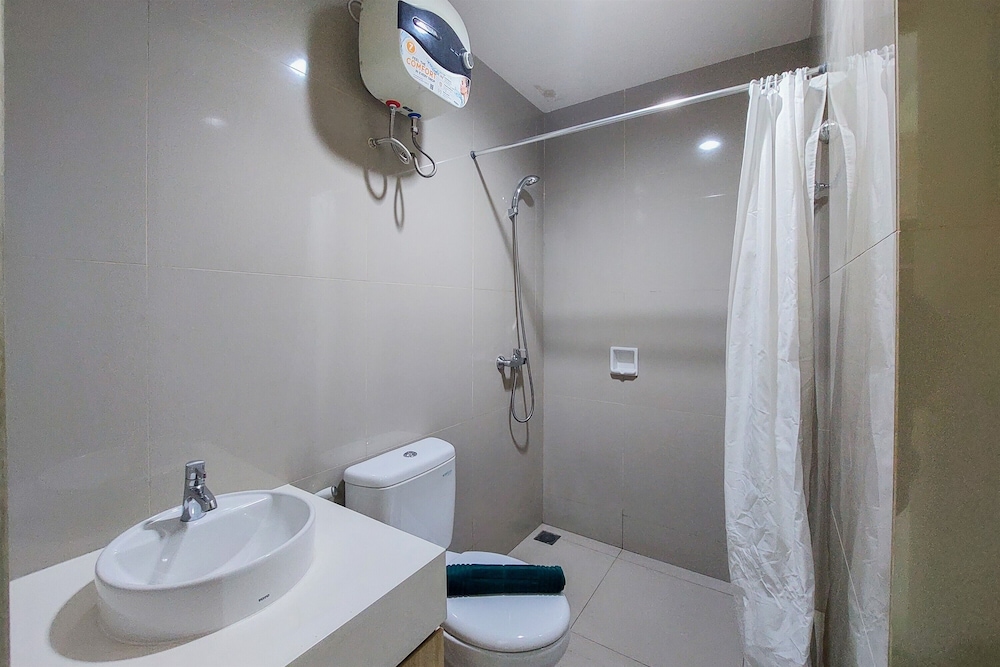 Comfort 1Br Apartment At Tree Park City Bsd view 3