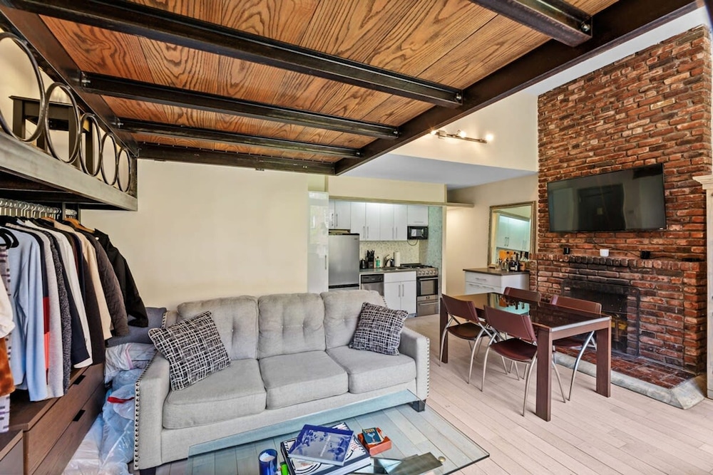 Charles Court II by Rovetravel West Village Loft