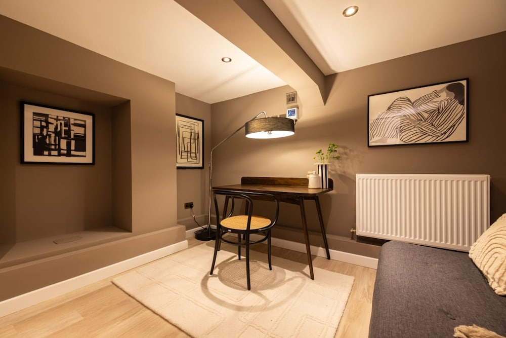 The Tyrwhitt Road Place - Lovely 2bdr Flat With Garden