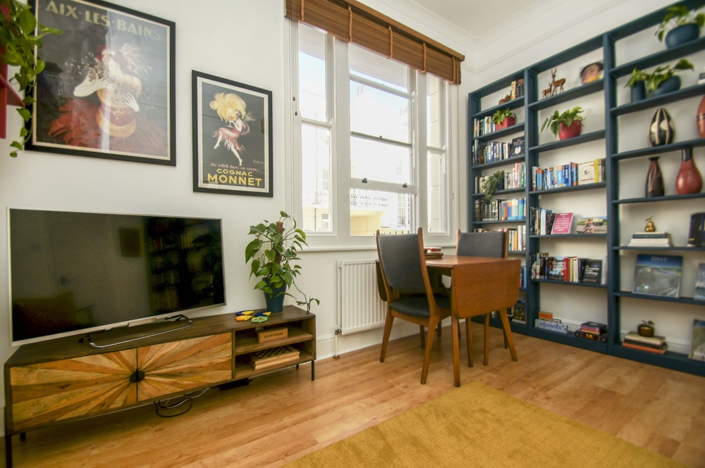 Waterloo Apartment