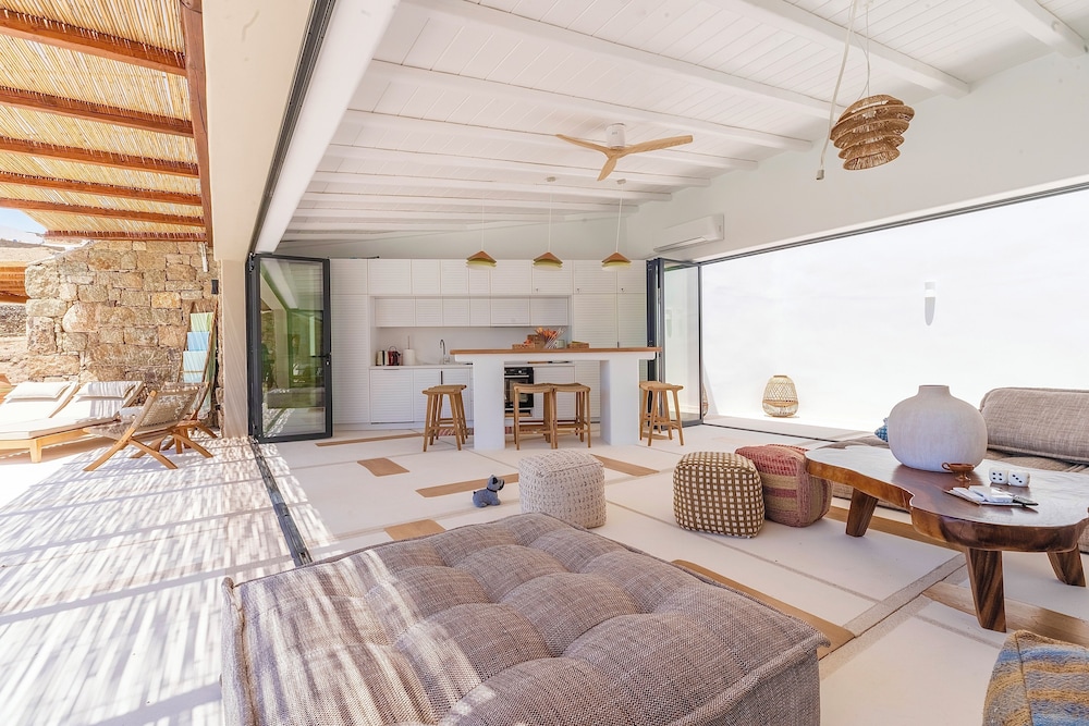 Villa Rhea Elia Beach