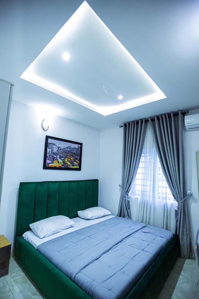 Immaculate 3-bed Duplex Apartment in Lagos view 4