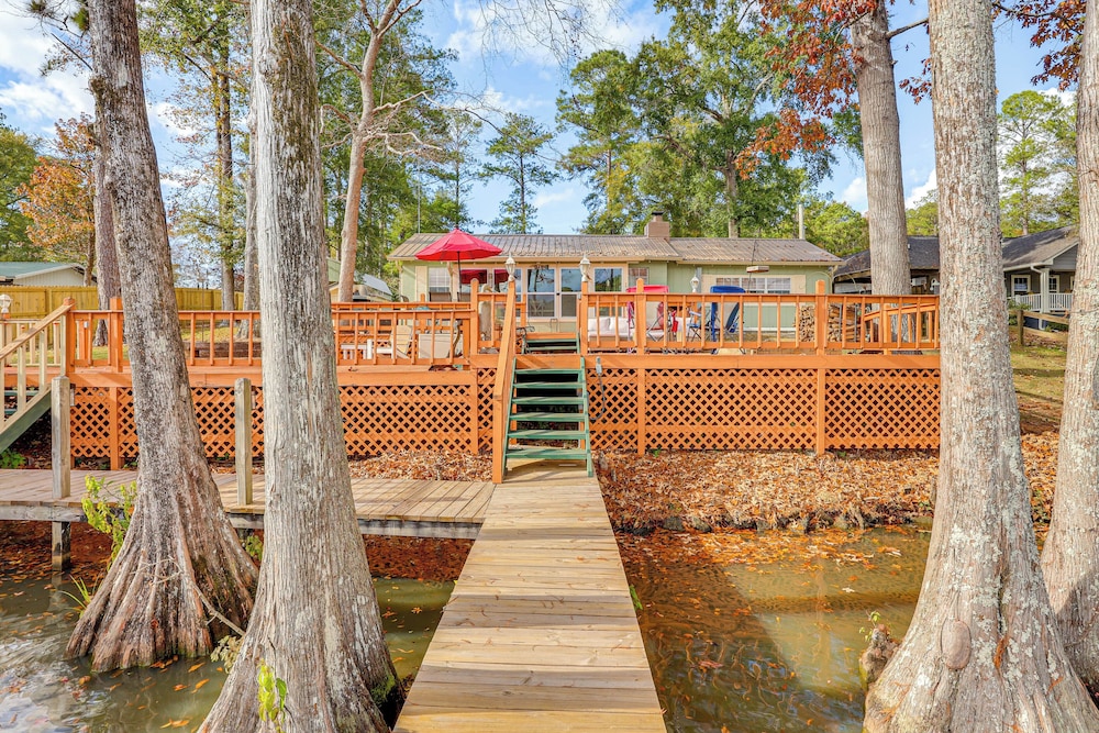 Private Dock + Fire Pit: Gantt Lake Getaway!