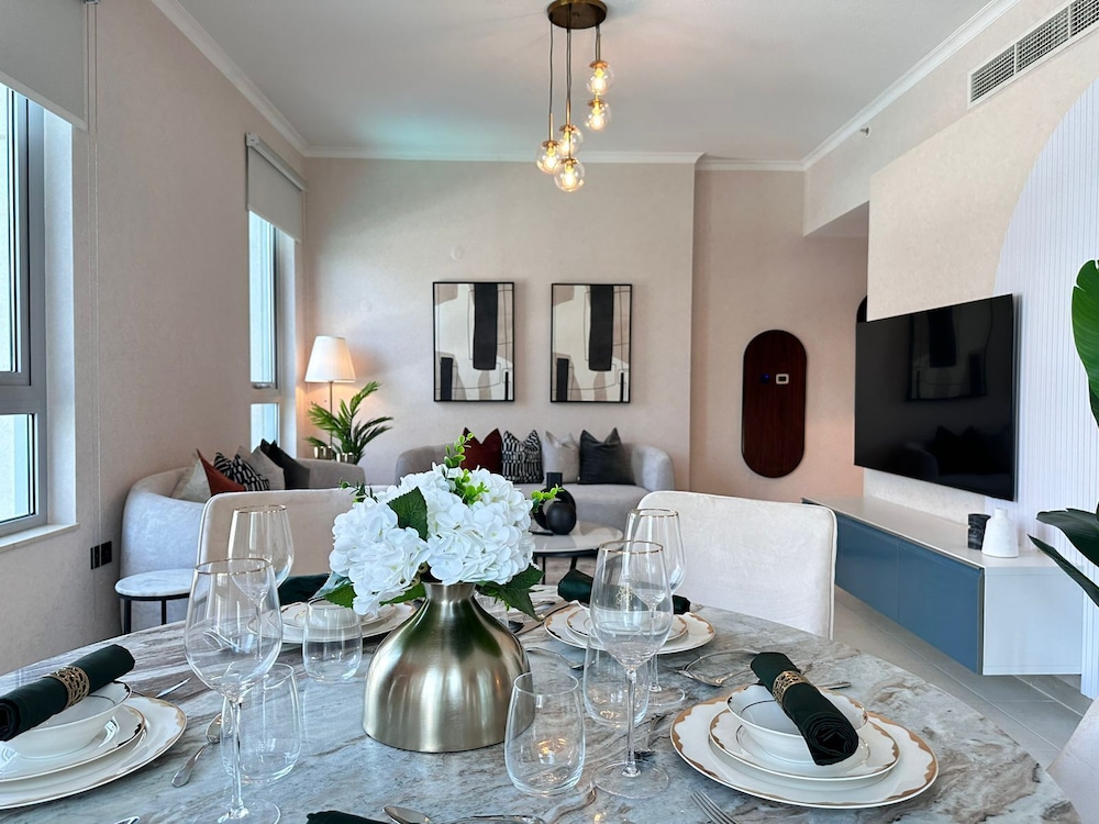 Durrani Homes – Minimal Luxe 3BR with Burj Khalifa and Fountain View (third room without partition)