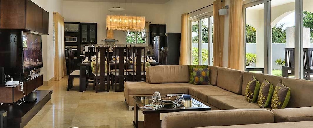 6 Bedroom Villa view 2
