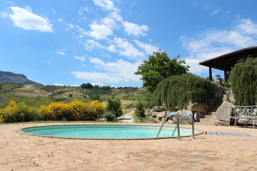 Casale Vecchio Abruzzo Countryside Spacious and Authentic Private Villa With Pool in an Olive Grove photo 4