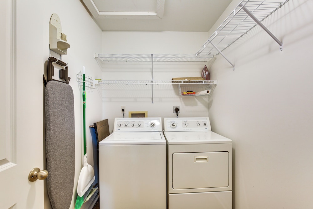 Sip, Soar & Explore: Spacious Union Home w/ Yard