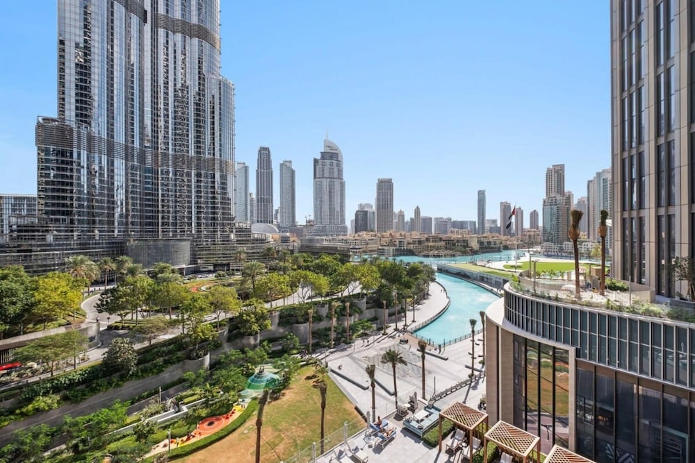 Luxurious 3-bedroom Apartment Facing Burj Khalifa in The Address Dubai Opera