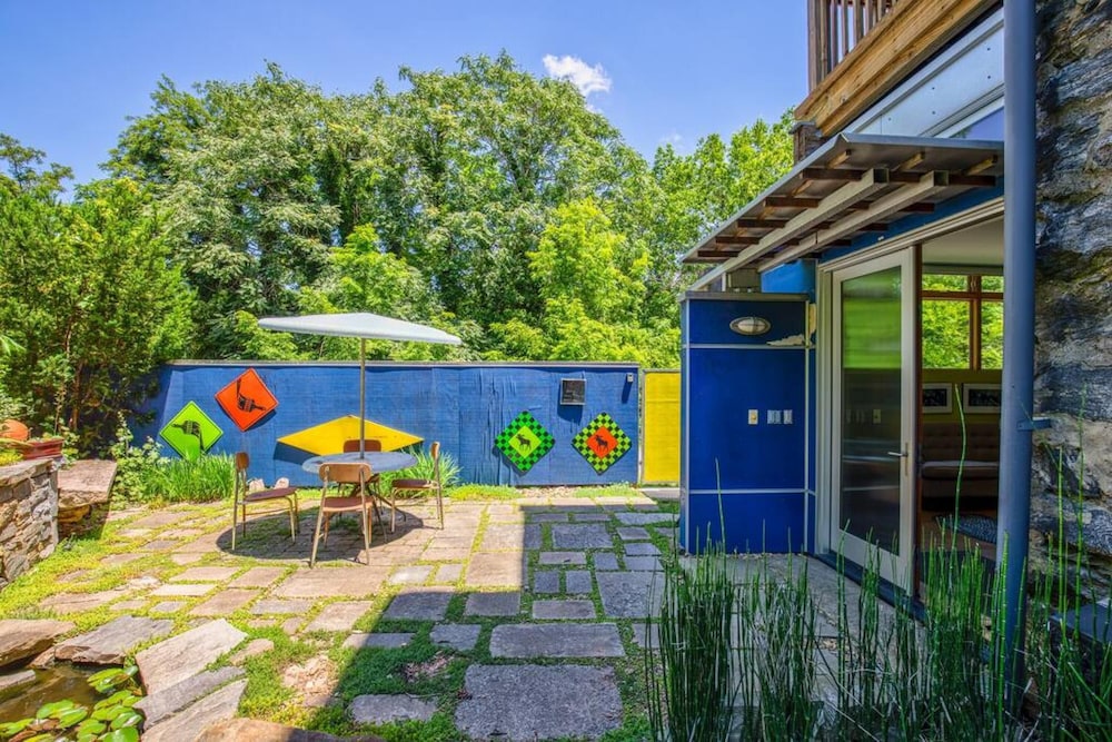 Cobalt Corner Dog Friendly Park Free Onsite view 5