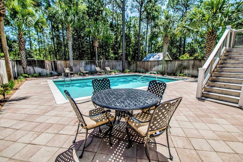 Large Private Pool & Short Walk to Beach! Outdoor Tv!! view 4