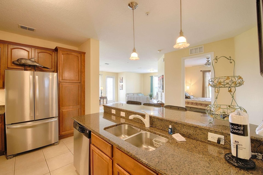 5048 Vista Cay