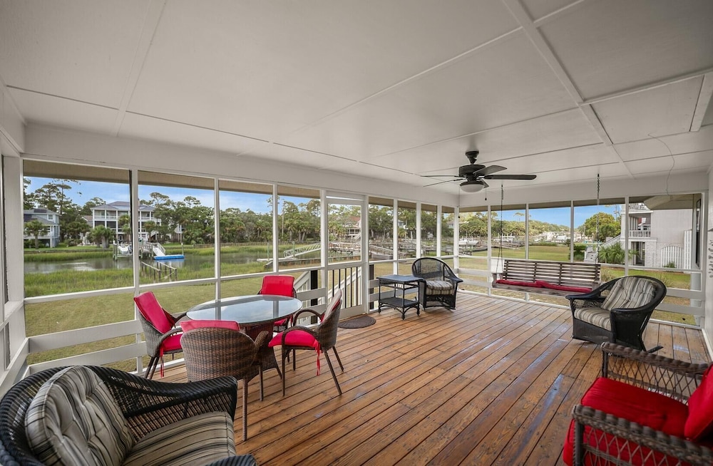 Coastal Charm With Canal Views - 419 Tarpon Blvd, Fripp Island