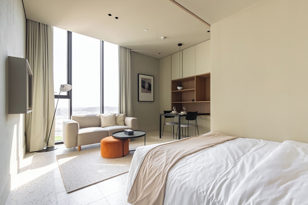 SIMPLY COMFORT Upside Living Business Bay Stunning Panoramic Burj Cityline Views