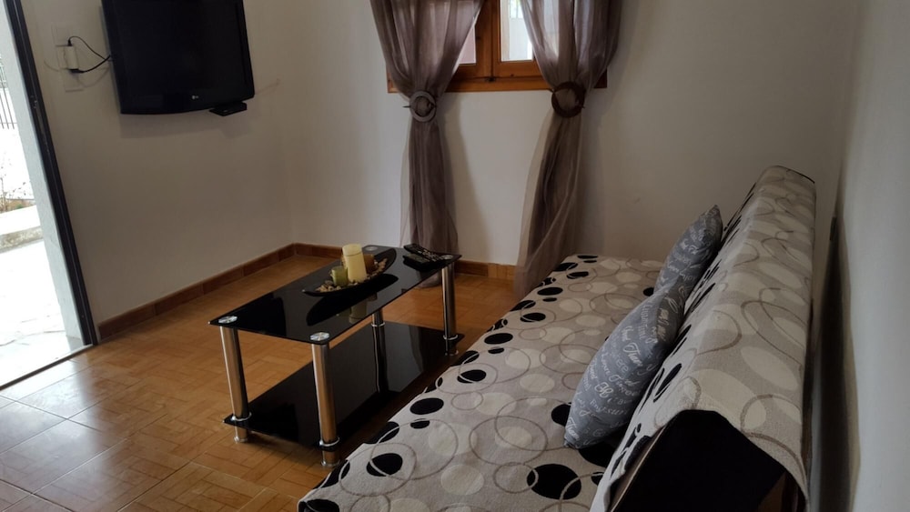G1-george Apartments by the Sea and Airport view 4