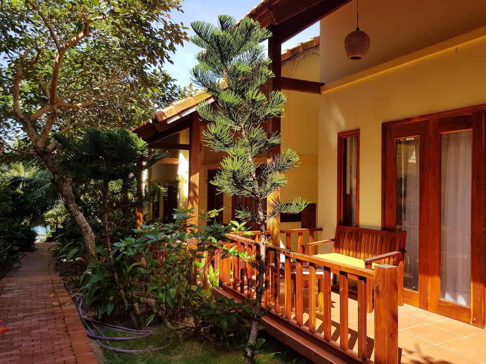 Free Beach Resort