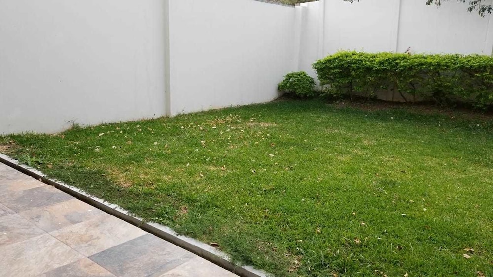 Las Yagrumas Condo Escazu