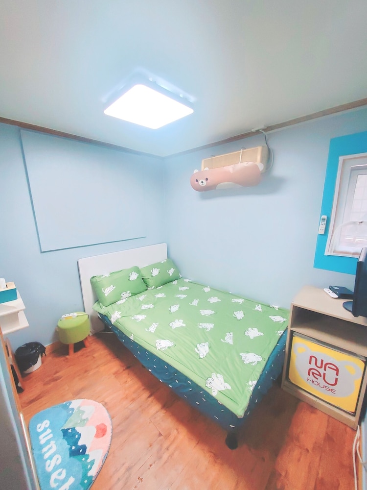 Naru Hostel