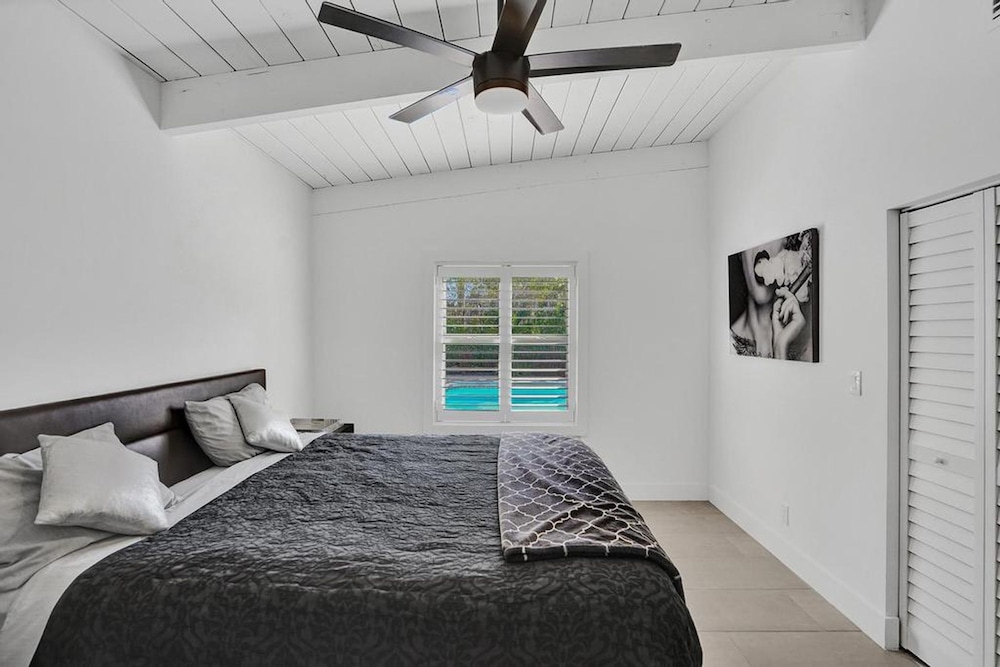 New Pool House 3-bedroom Home Victoria Park