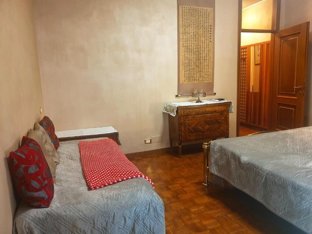 Villa Marisa bed breakfast and books