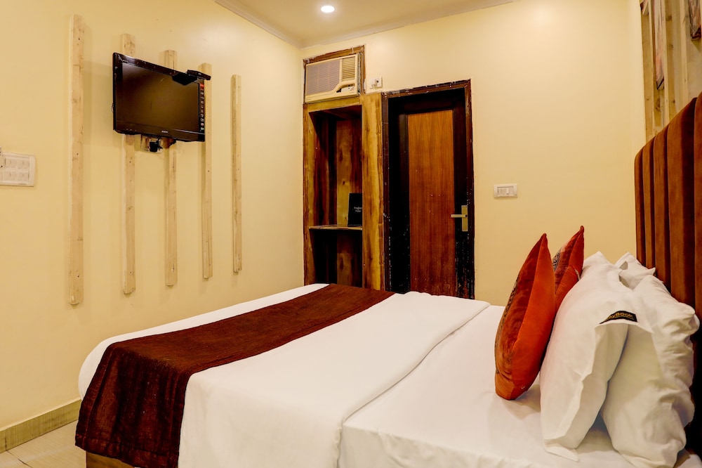 Staybook Hotel Jai Balaji New Delhi Railway Station