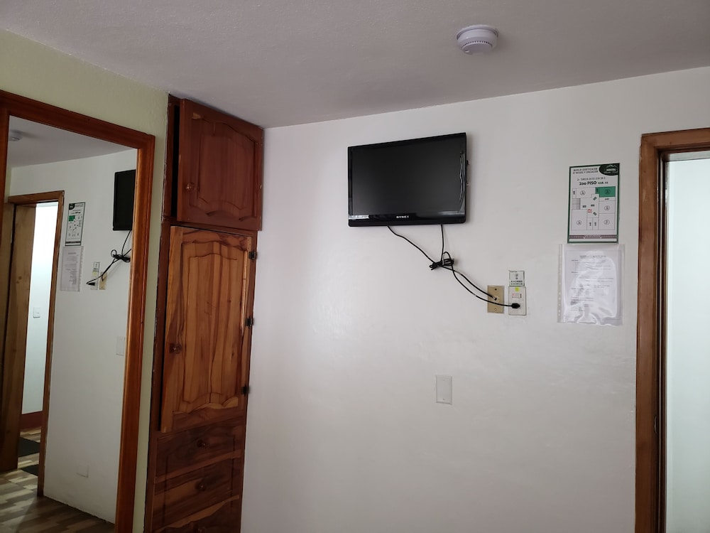 Hostal Monte Real