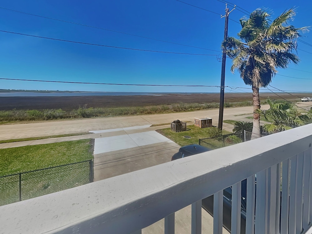 Bayview Cottage by Ryson Vacation Rentals