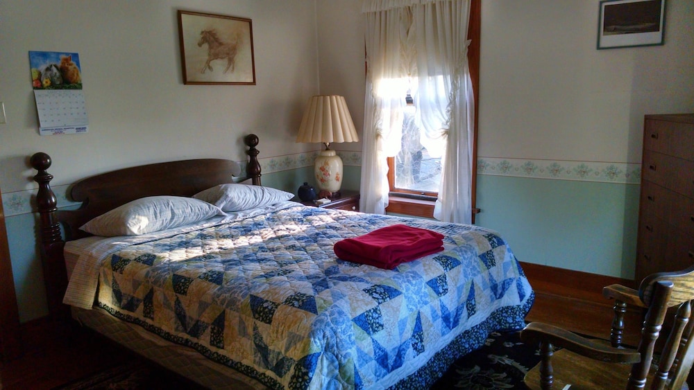Fish & Loaves B&B