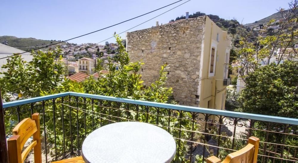 Symi Center