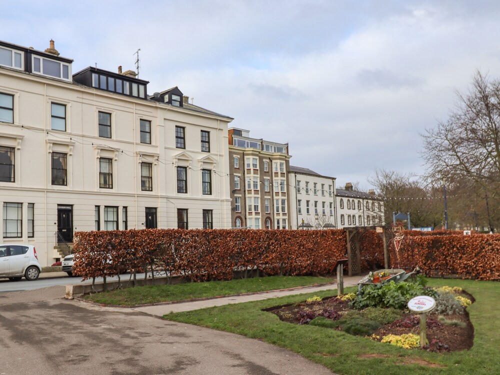 Number One The Crescent