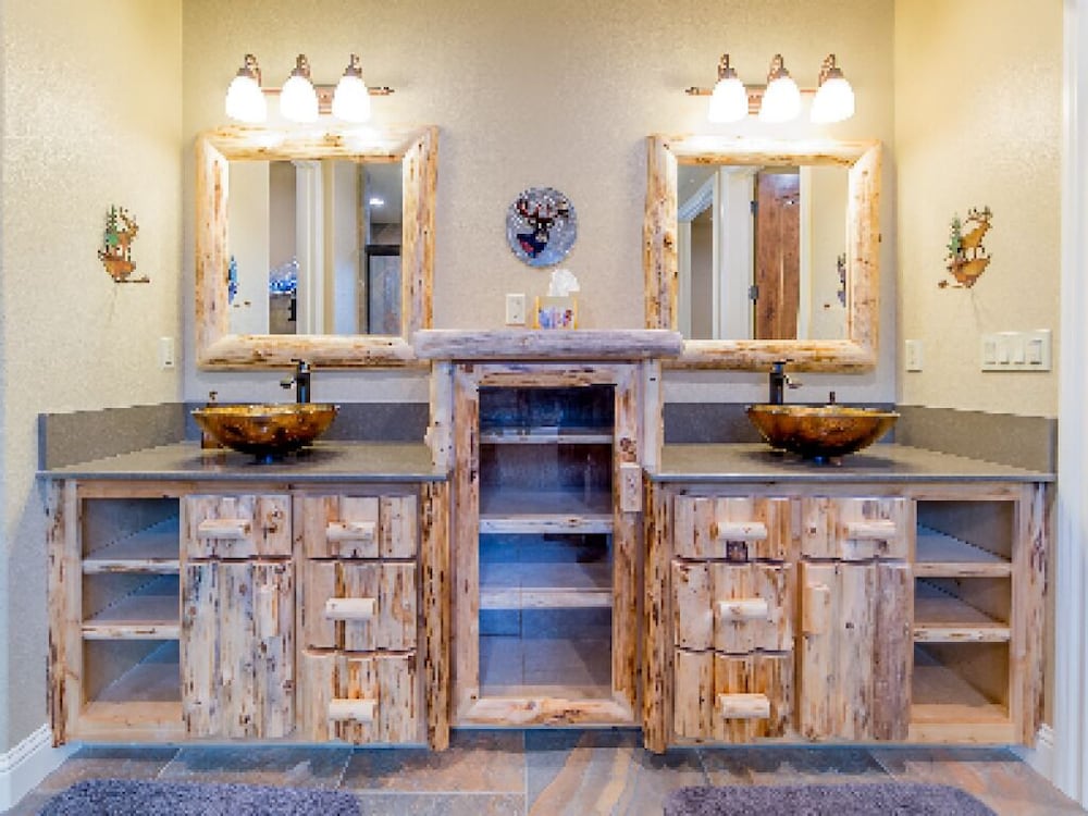 Inn the Woods Suites