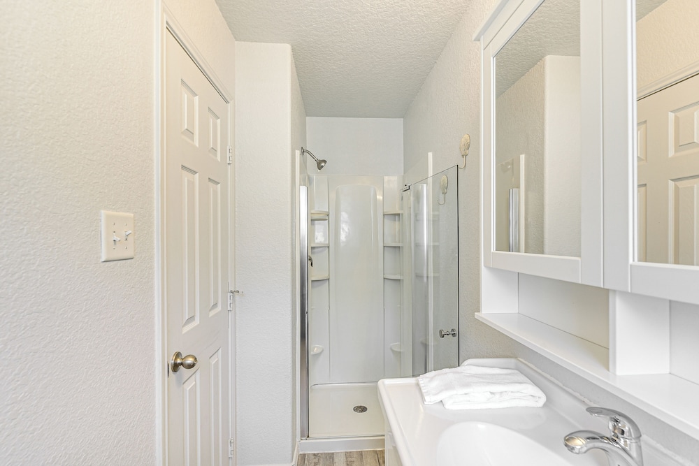 1 Block to Surfside Beach: Home w/ Gulf Views!