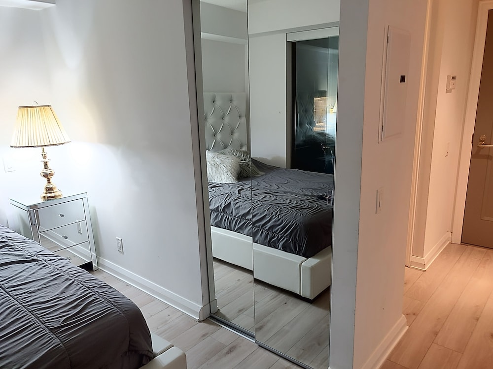 Amazing Royal Suites Yorkville photo 3