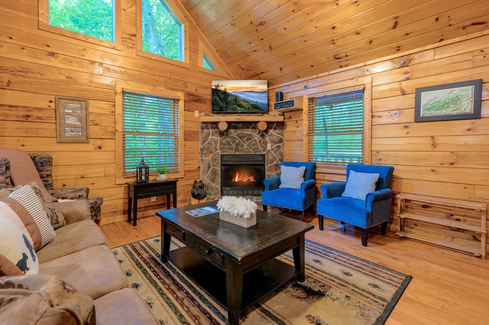 Rosey Bear 2 Bedroom Cabin