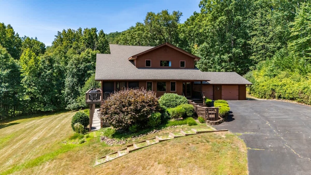 Love Afton Cabin - Family Home