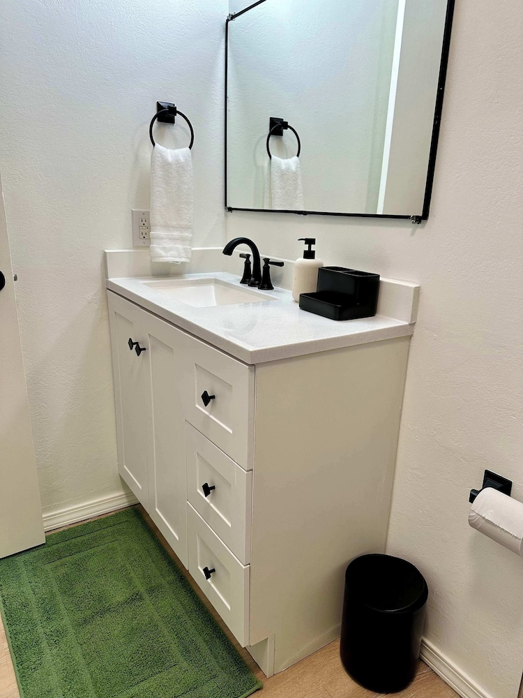 Charming 2BR in Columbia Walkable Pet-friendly
