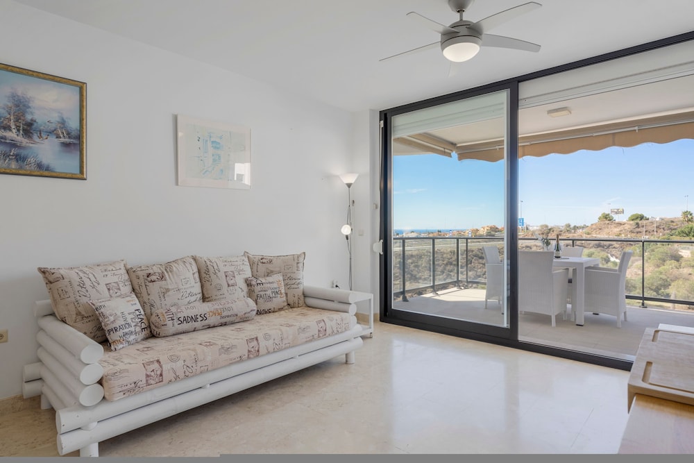 Cozy Getaway With Pool in Riviera del Sol - Ref 99