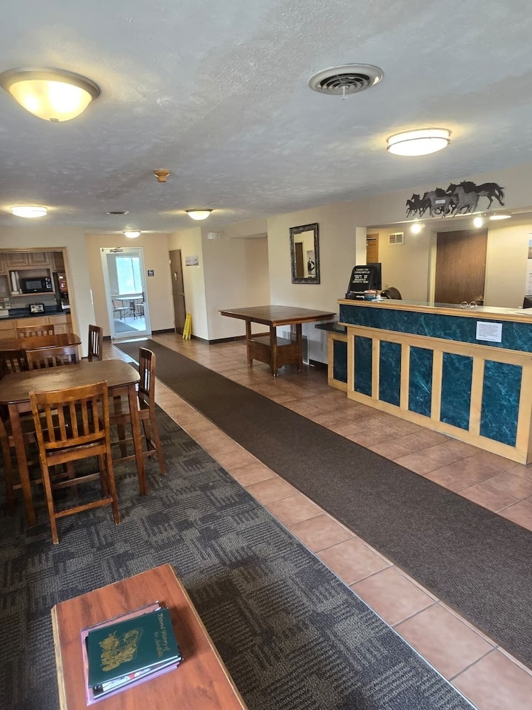 Capital O Roadside Inn Thedford NE 2