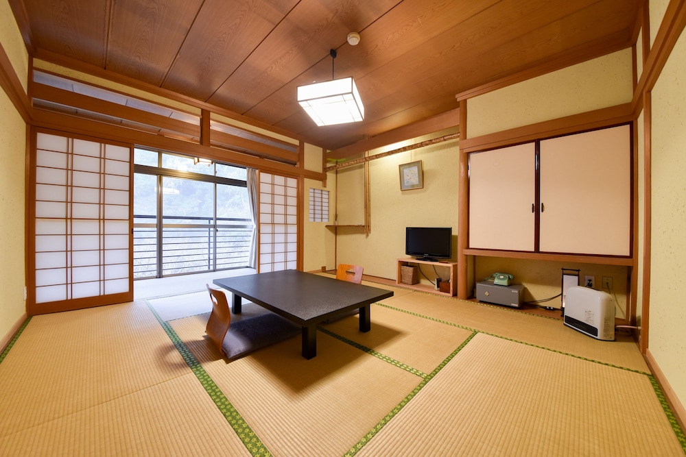 Takao Kinsuitei photo 3