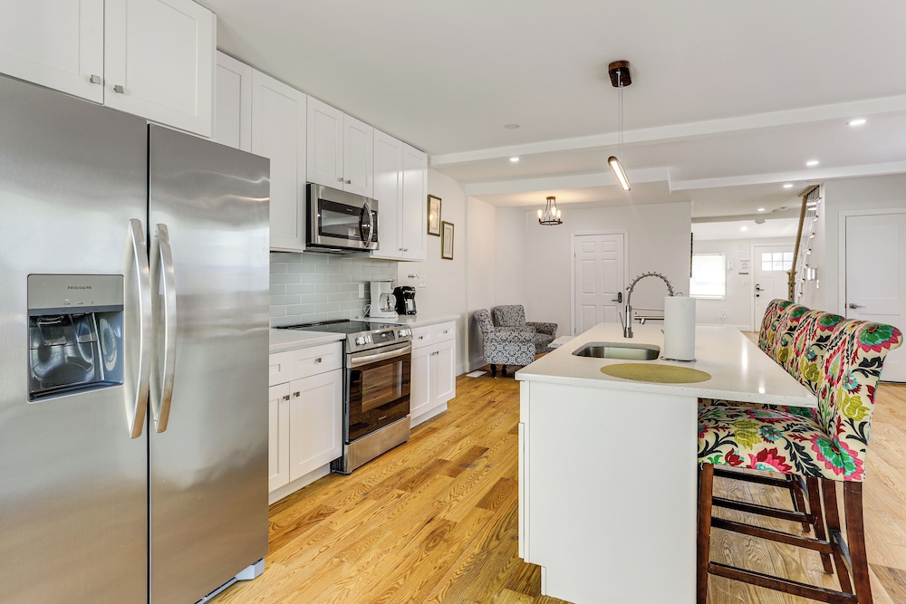 Pet-friendly Home w/ Spacious Yard in Avon!