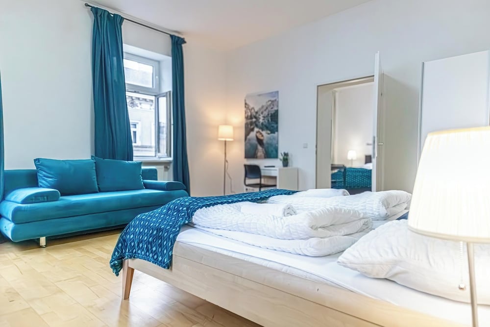 Budget 2BR Apt Near Wiener Stadthalle
