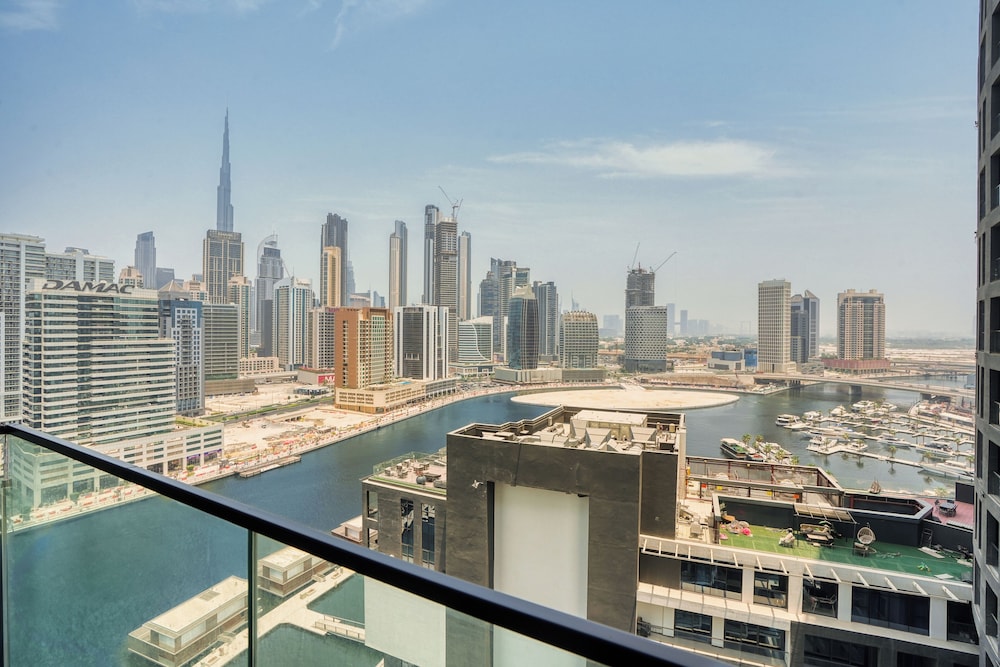 PVH - Exquisite 1BR - Binghatti Canal