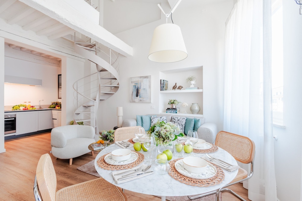 Letizia Penthouse in Lucca