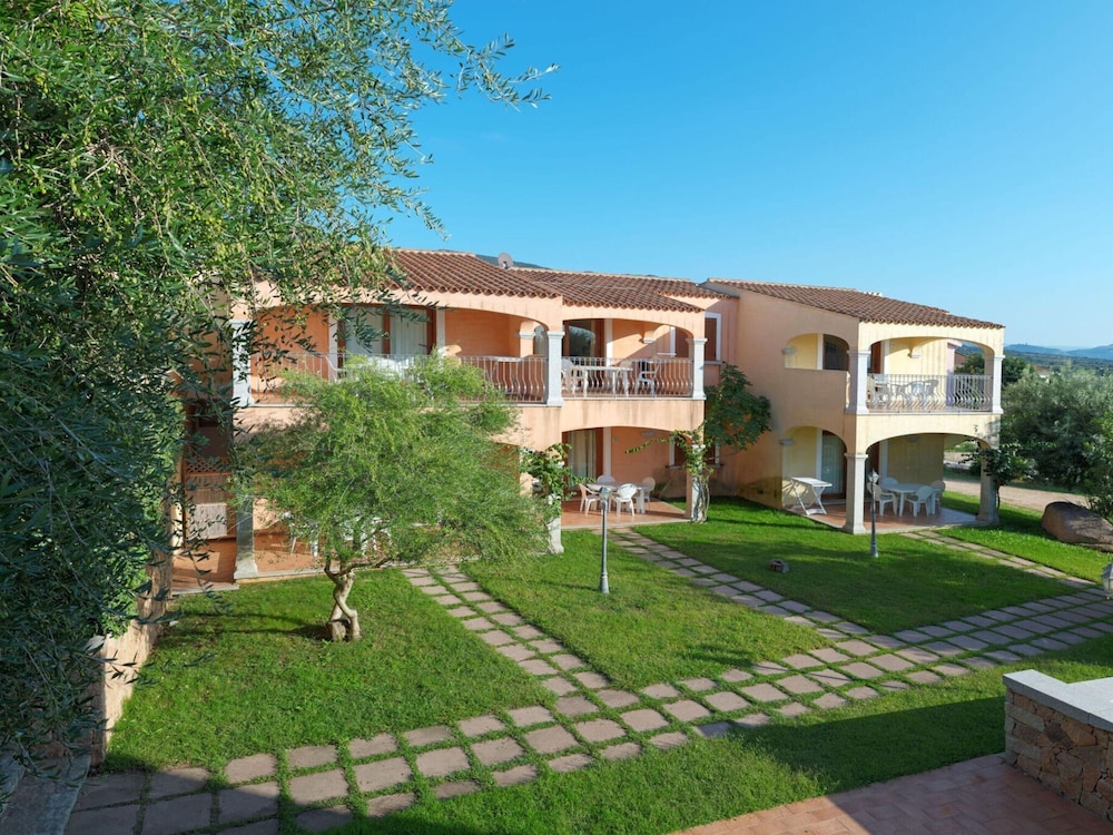 Apartment in Badus With Communal Pool