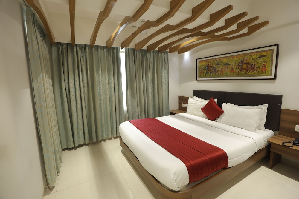 Hotel Shreeji Vatika-Airport Road