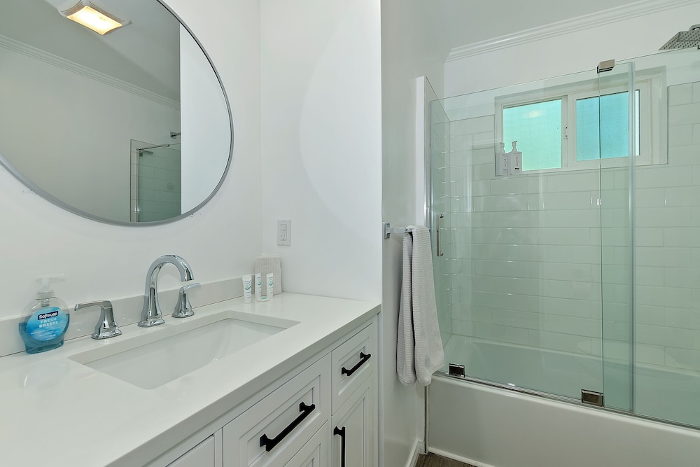 Casa Del Lago Spacious 4 Story Gated Home
